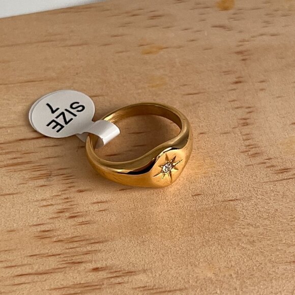 Gold Starburst Star Signet Ring Minimalist Stainless Steel - Picture 3 of 5